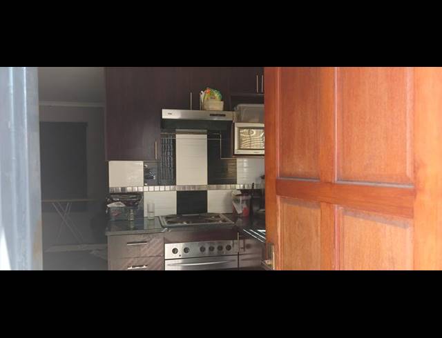 3 BEDROOM HOUSE FOR SALE IN CLAYVILLE